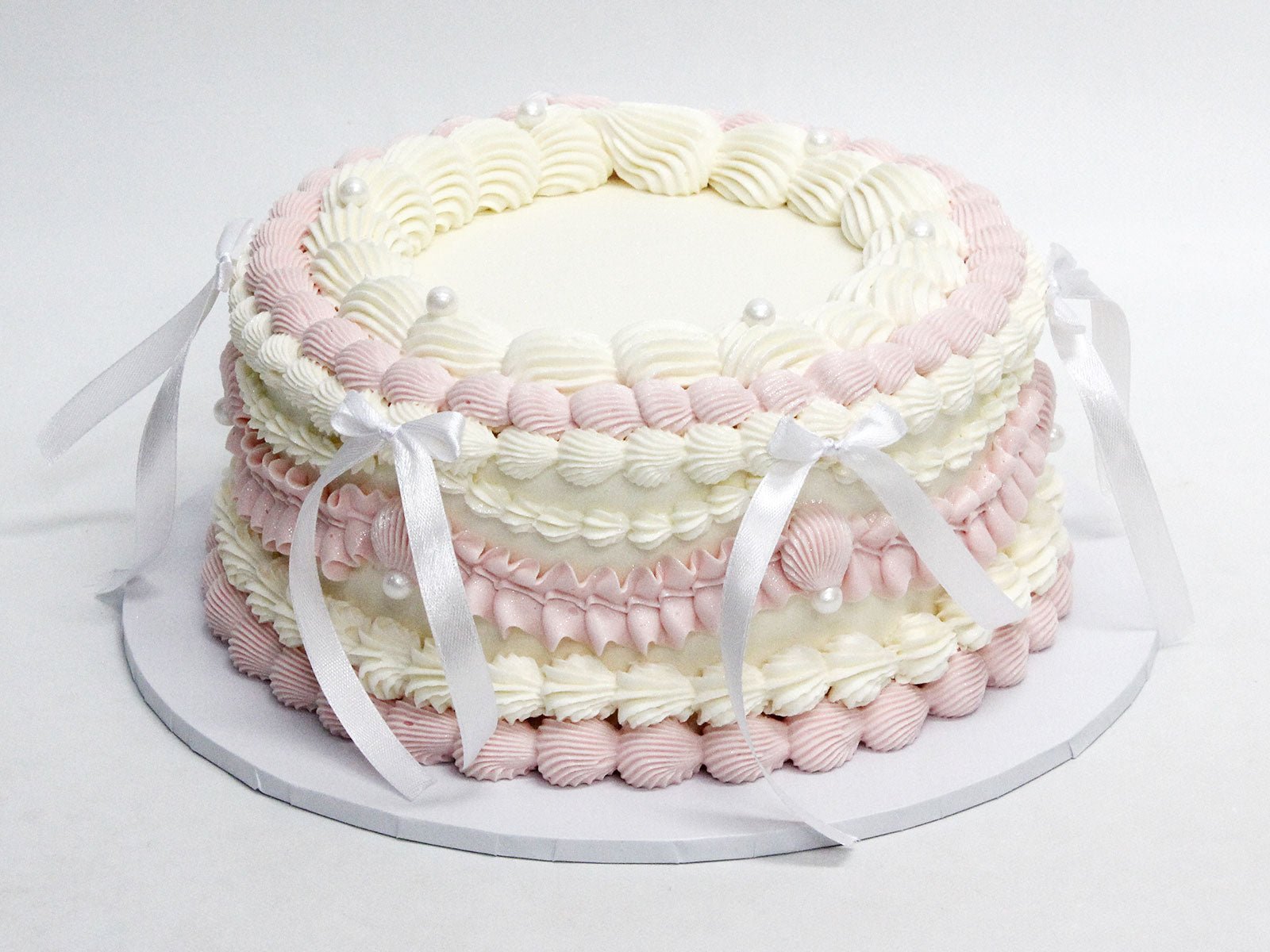 Custom Vintage Cake – Round or Heart-Shape - The Cake People