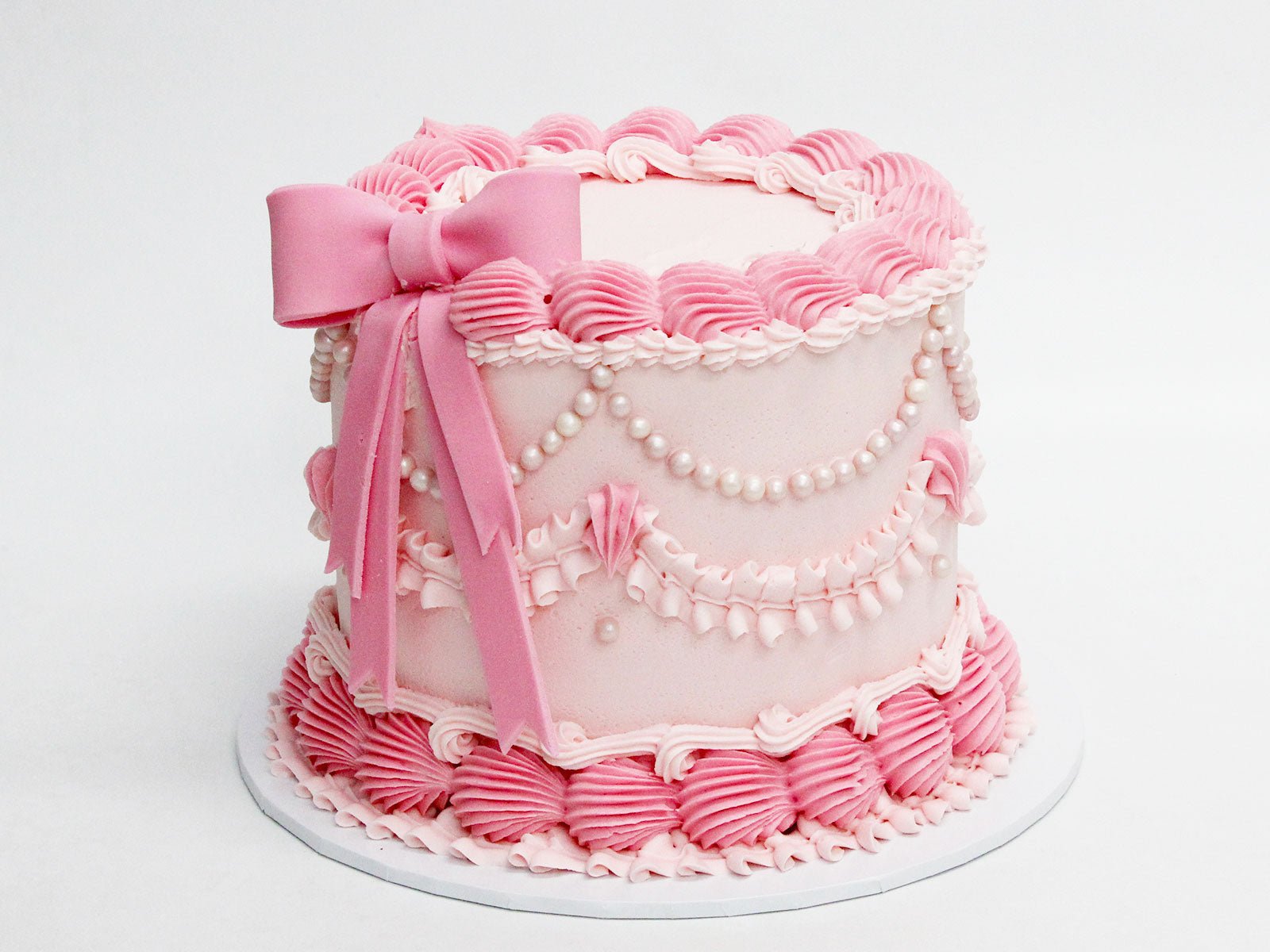 Vintage Cake – Round or Heart - Shape - The Cake People