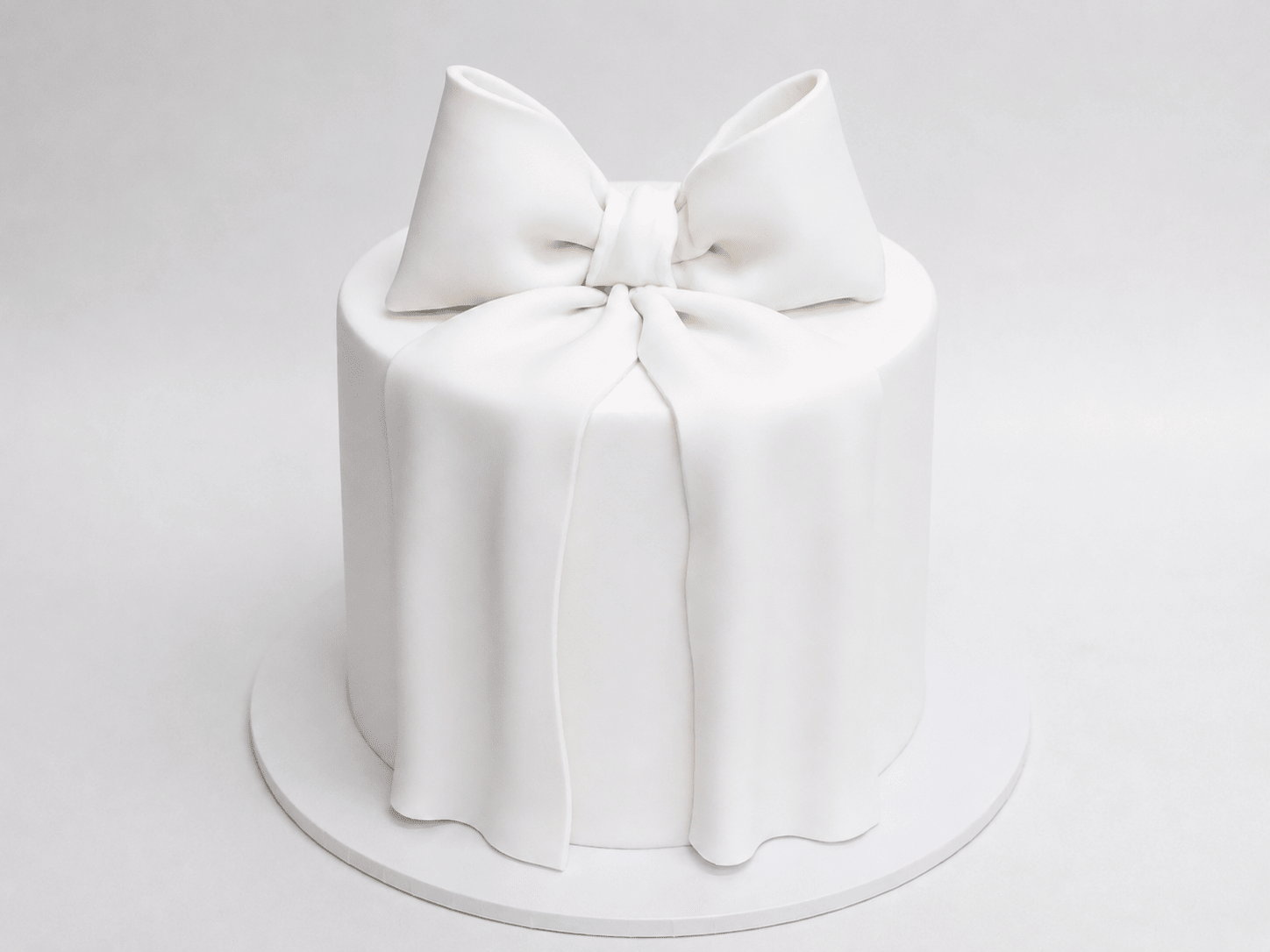 Vintage Fondant Bow Cake - The Cake People