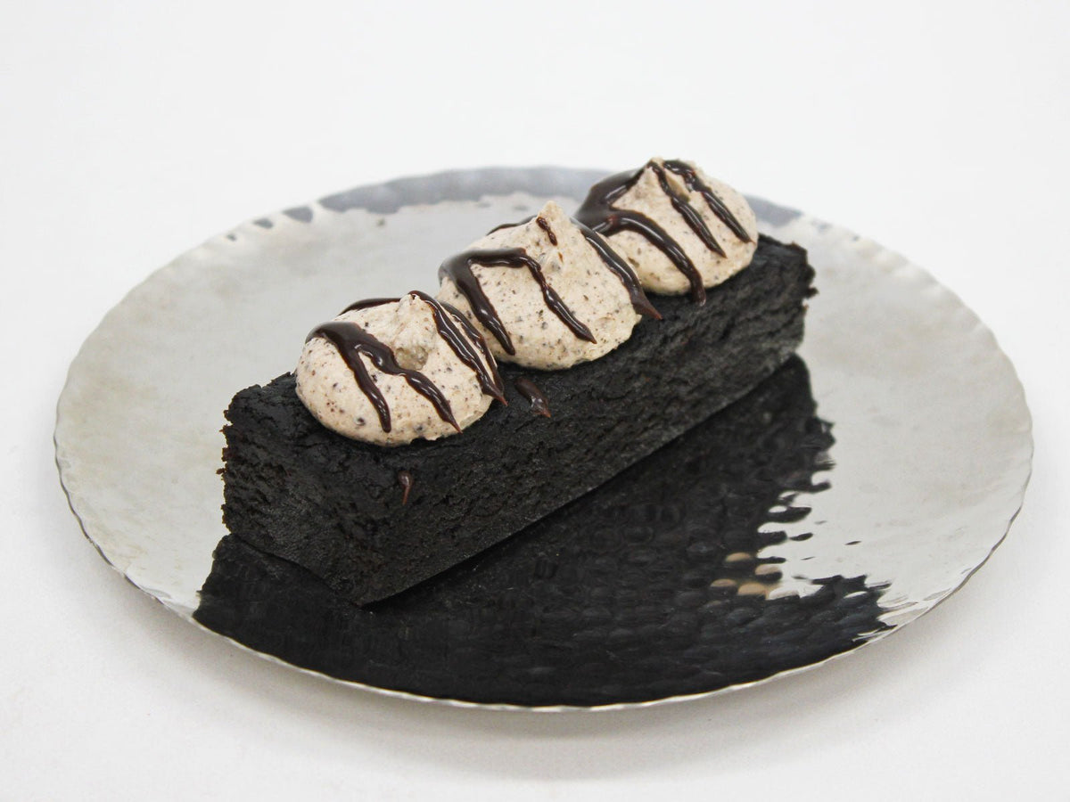 Cookies & Cream Cake Bar – 6 Pack - The Compassionate Kitchen (7669673296031)